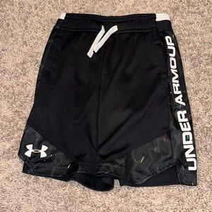 Boys Under Armour shorts